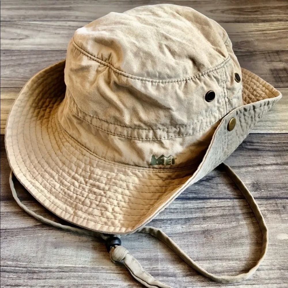 ☀️REI Bucket Hat☀️